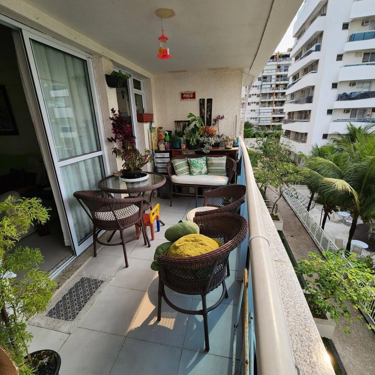 Apartamento à venda, no Condomínio Onda Carioca,  em Rio de Janeiro, Recreio dos Bandeirantes, com 3 quartos, 92m² - Luggare Soluções Imobiliárias