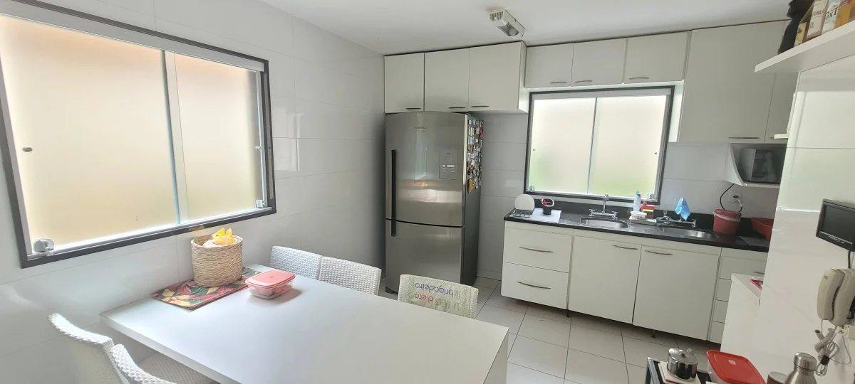 Casa 5 suítes, lavanderia, piscina e área gourmet - Luggare Soluções Imobiliárias